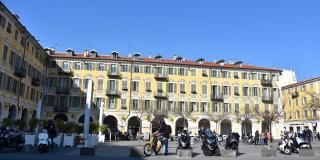 Que faire à Nice : découvrez la Place Garibaldi